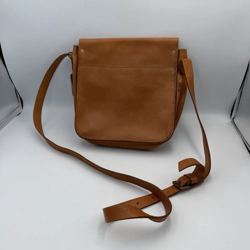 NWT Madewell Watertower Messenger Bag British Tan